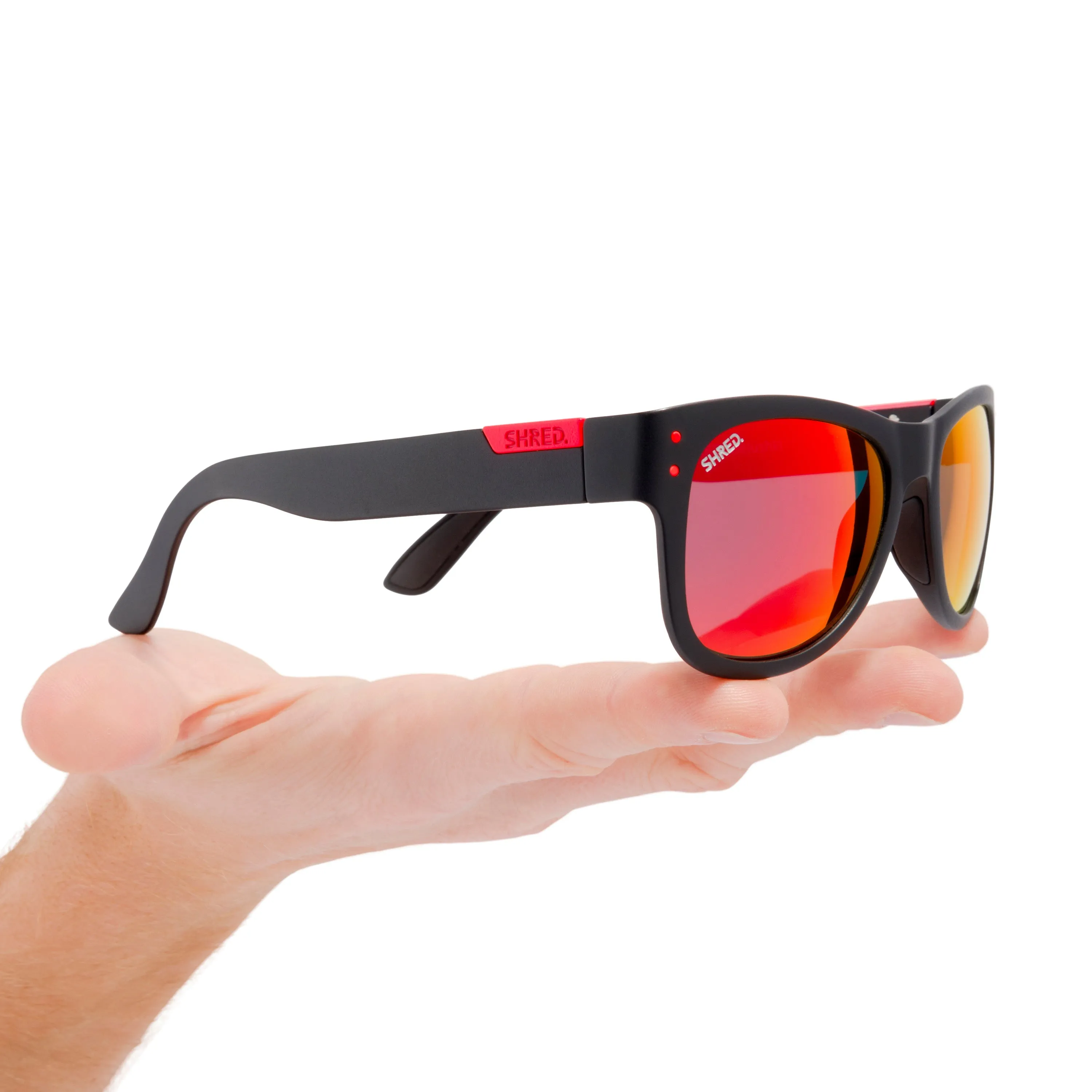 BELUSHKI POLARIZED
