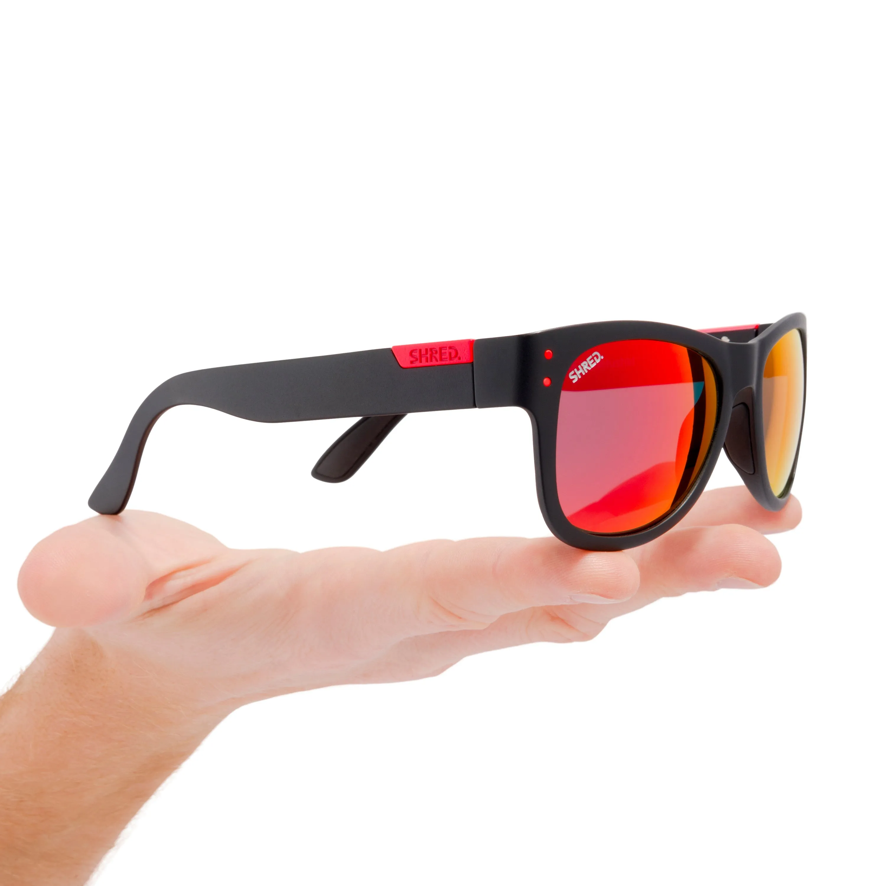 BELUSHKI POLARIZED