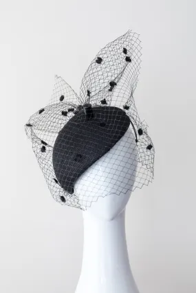 Black Side Beret with Spotted Veiling