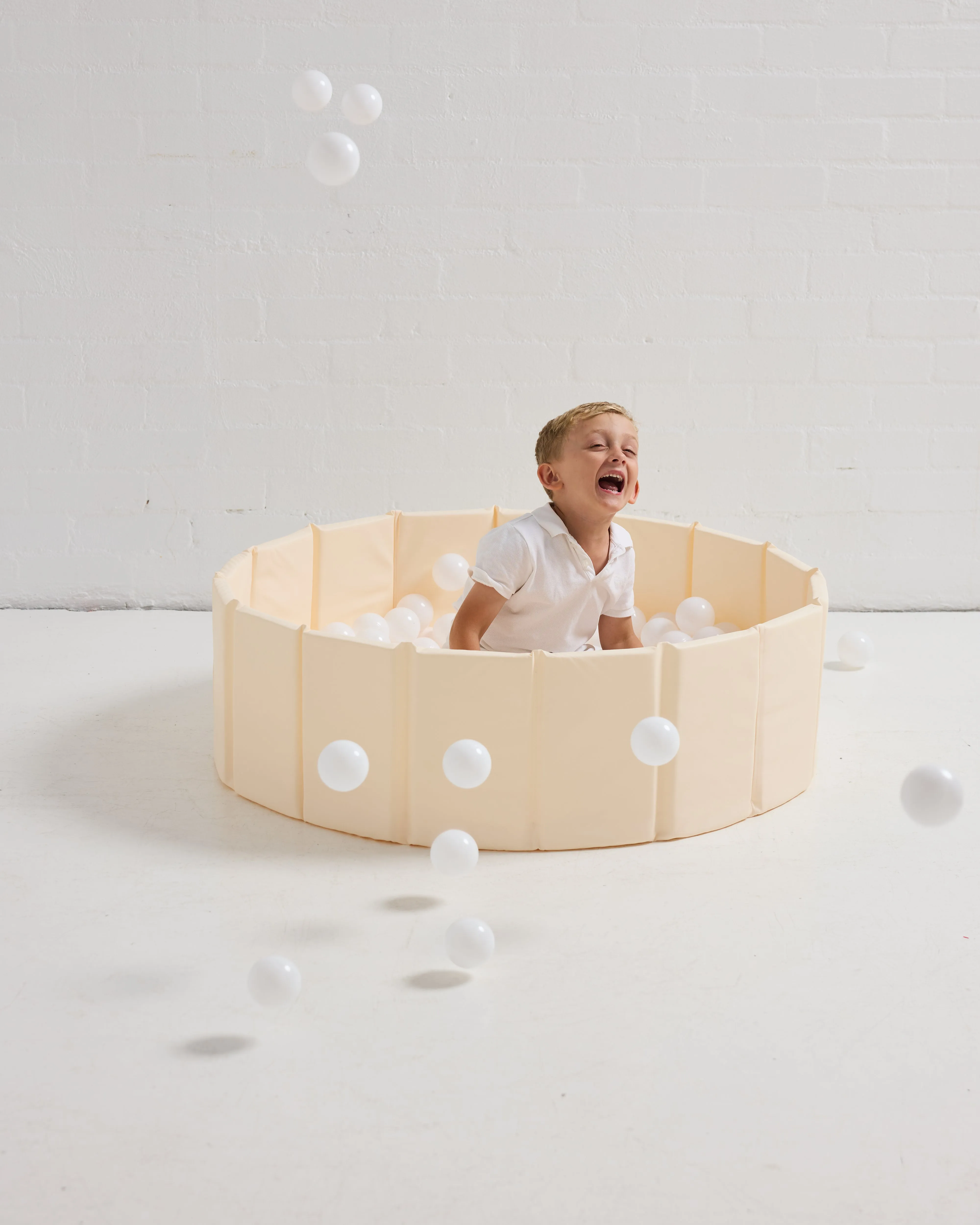 Eco Leather Ivory Foldable Ball Pit   200 Grey White and Light Grey Balls