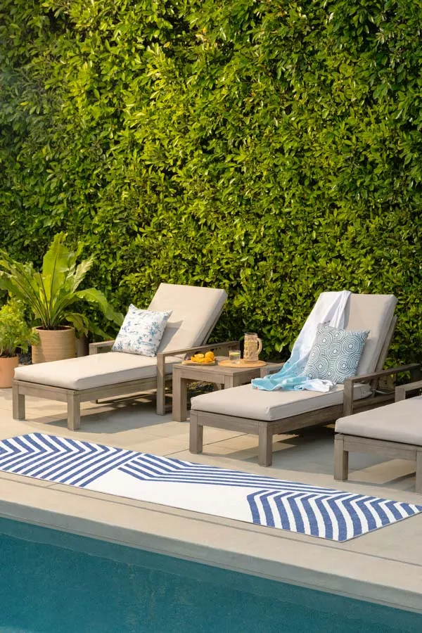 Gray Malin Outdoor Beach Club Navy & Ivory Rug