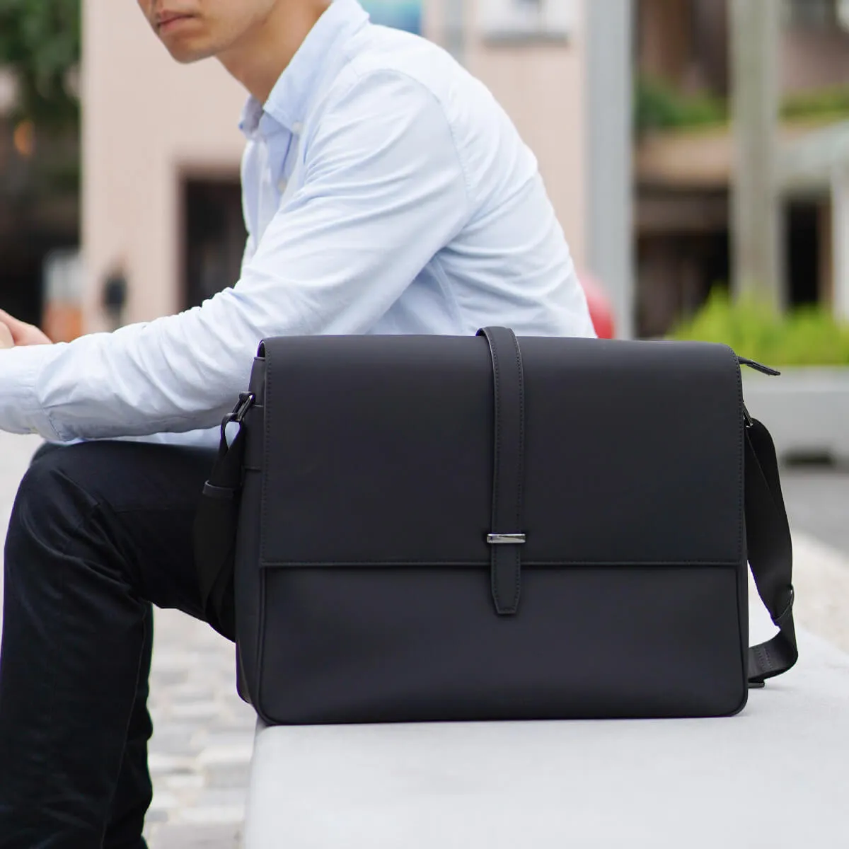 Helix Waterproof Laptop Messenger