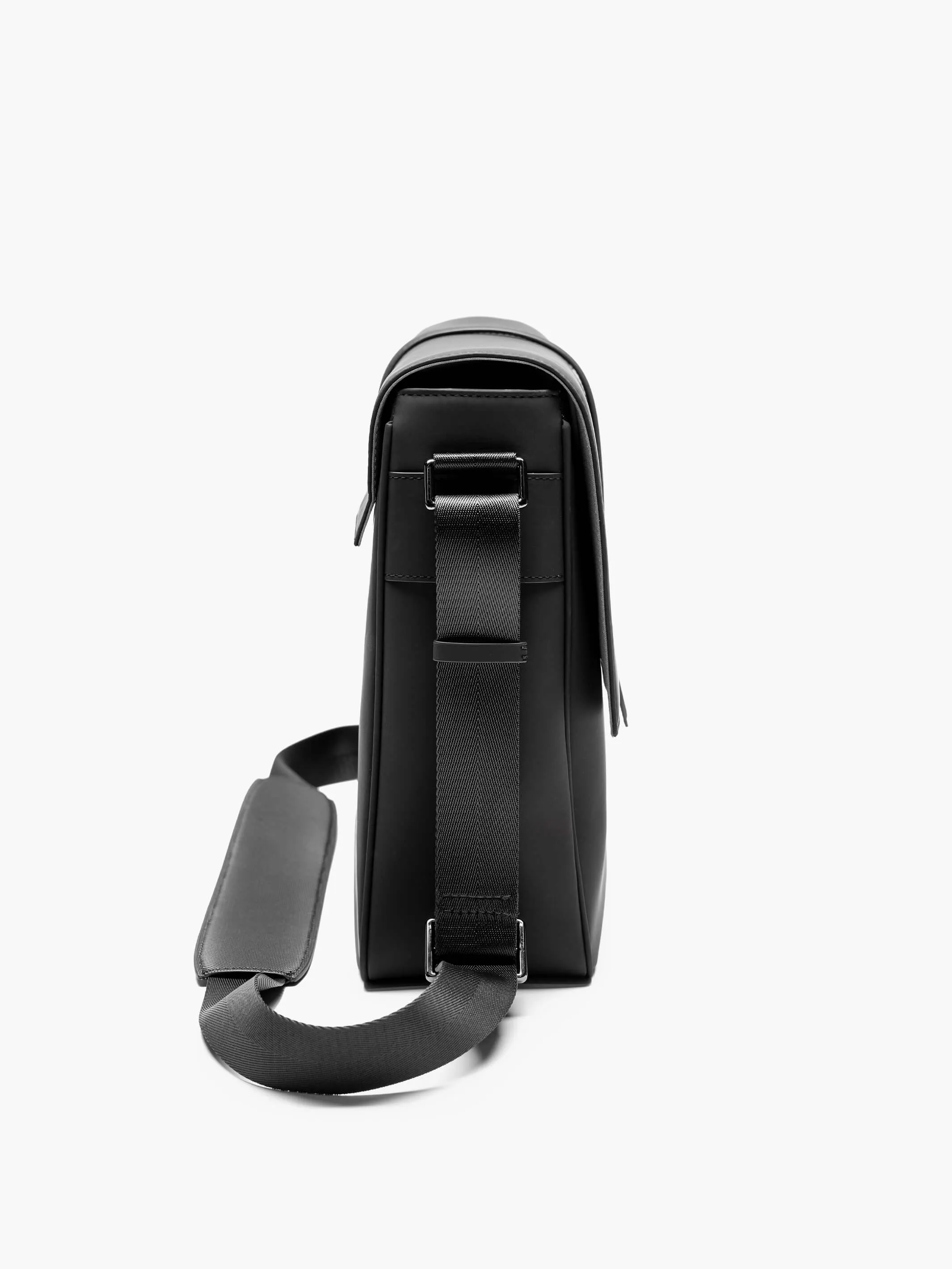 Helix Waterproof Laptop Messenger