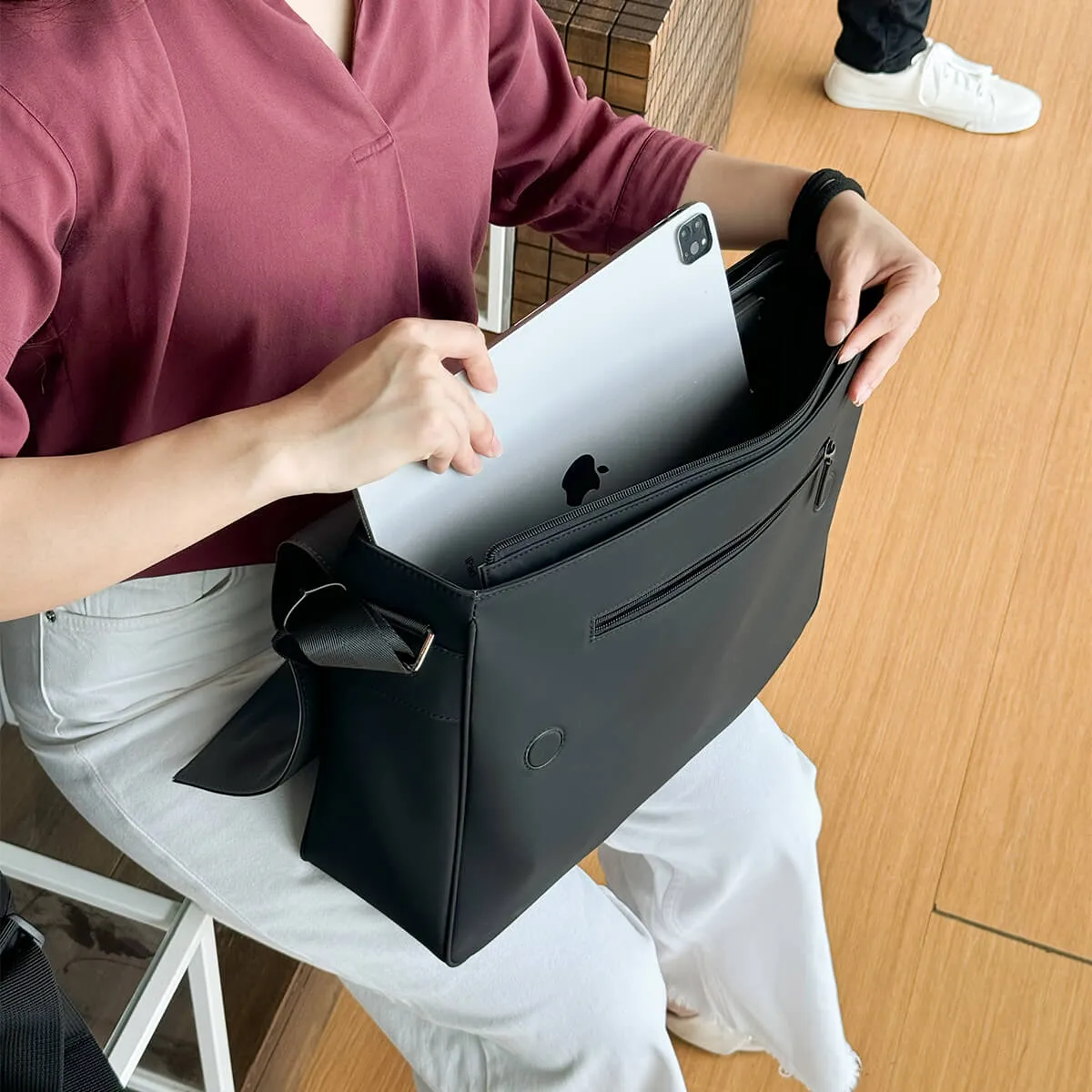 Helix Waterproof Laptop Messenger