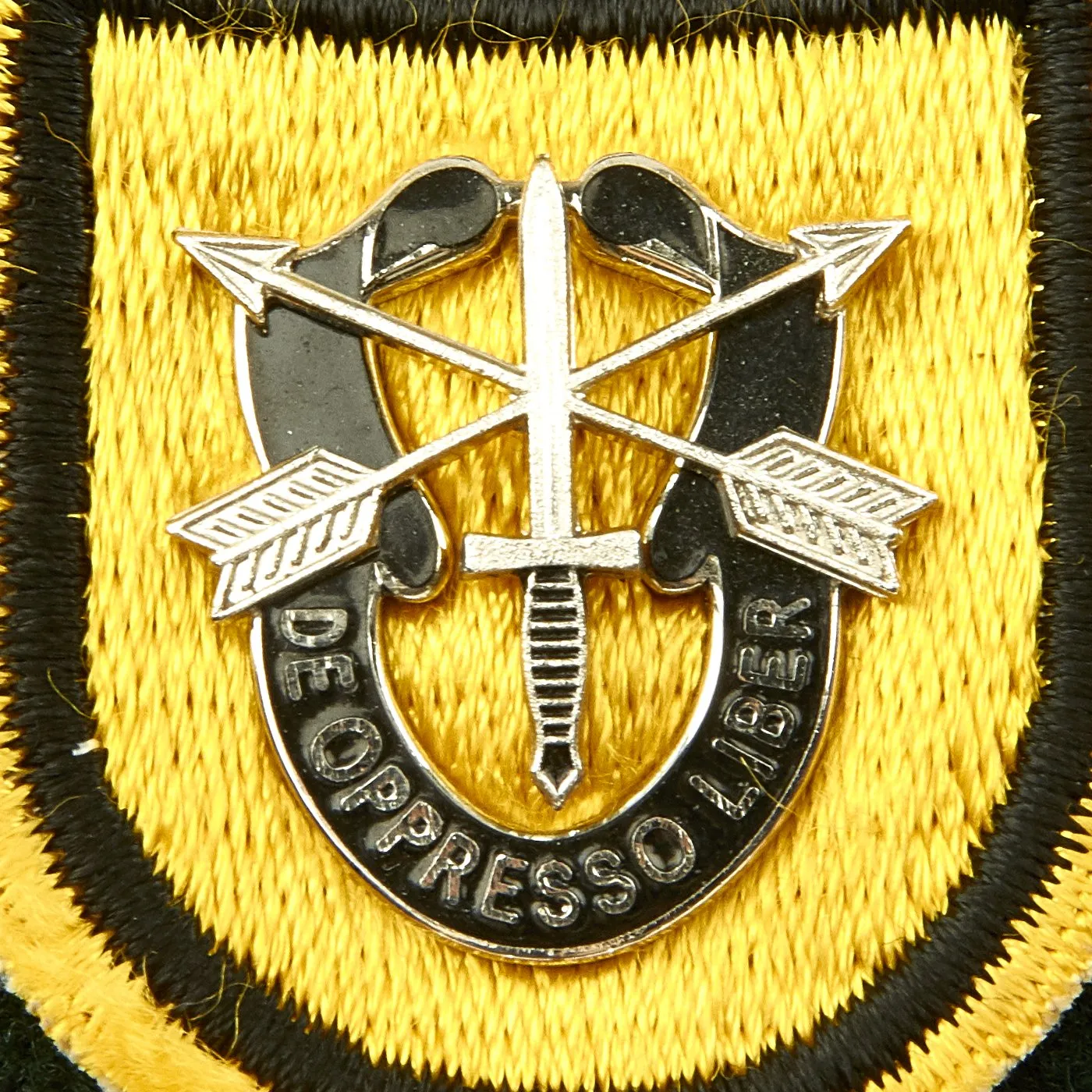 Original U.S. Cold War Era 1st Special Forces Group Green Beret with Unit Badges - dated 1952