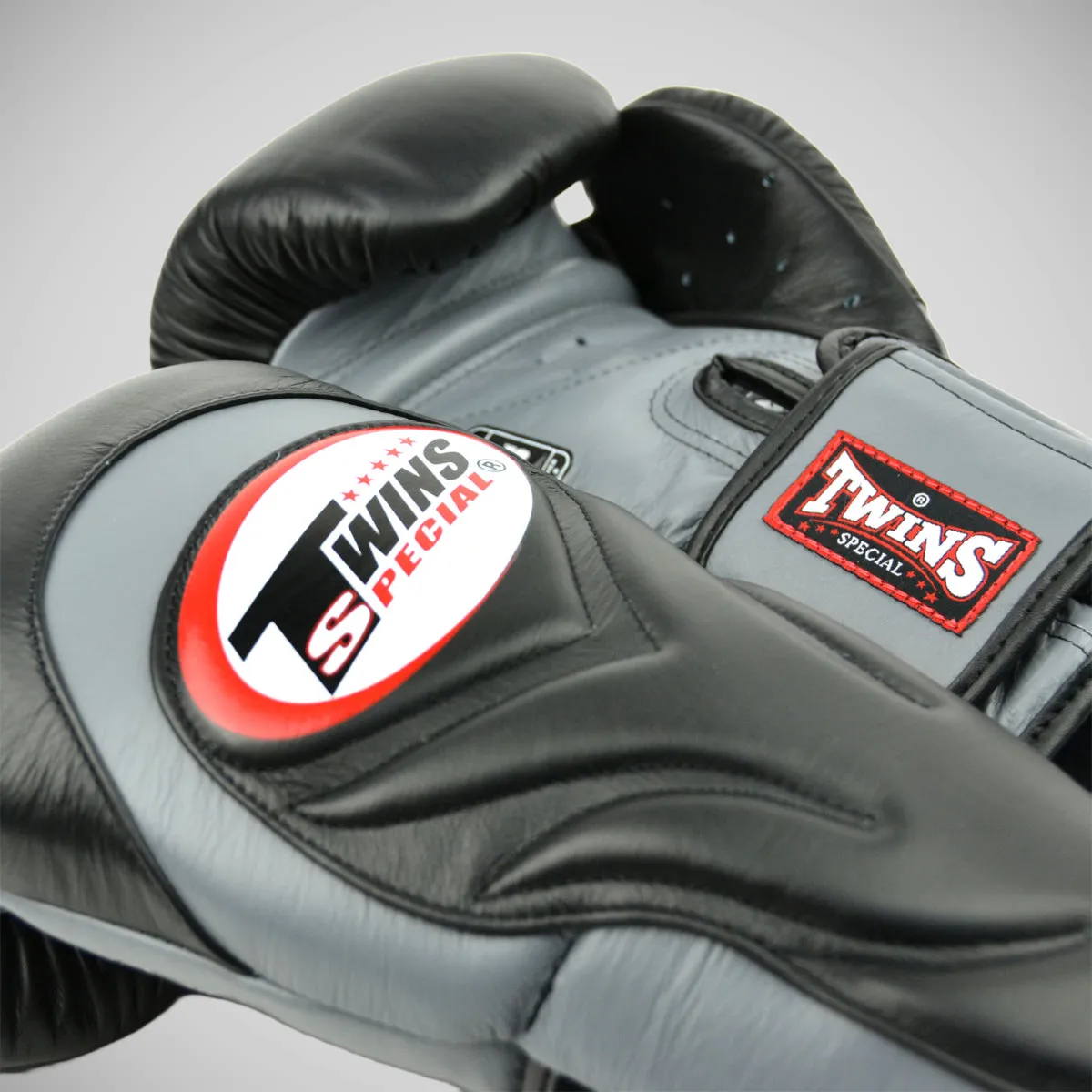 Twins BGVL6 Deluxe Sparring Gloves Black/Grey