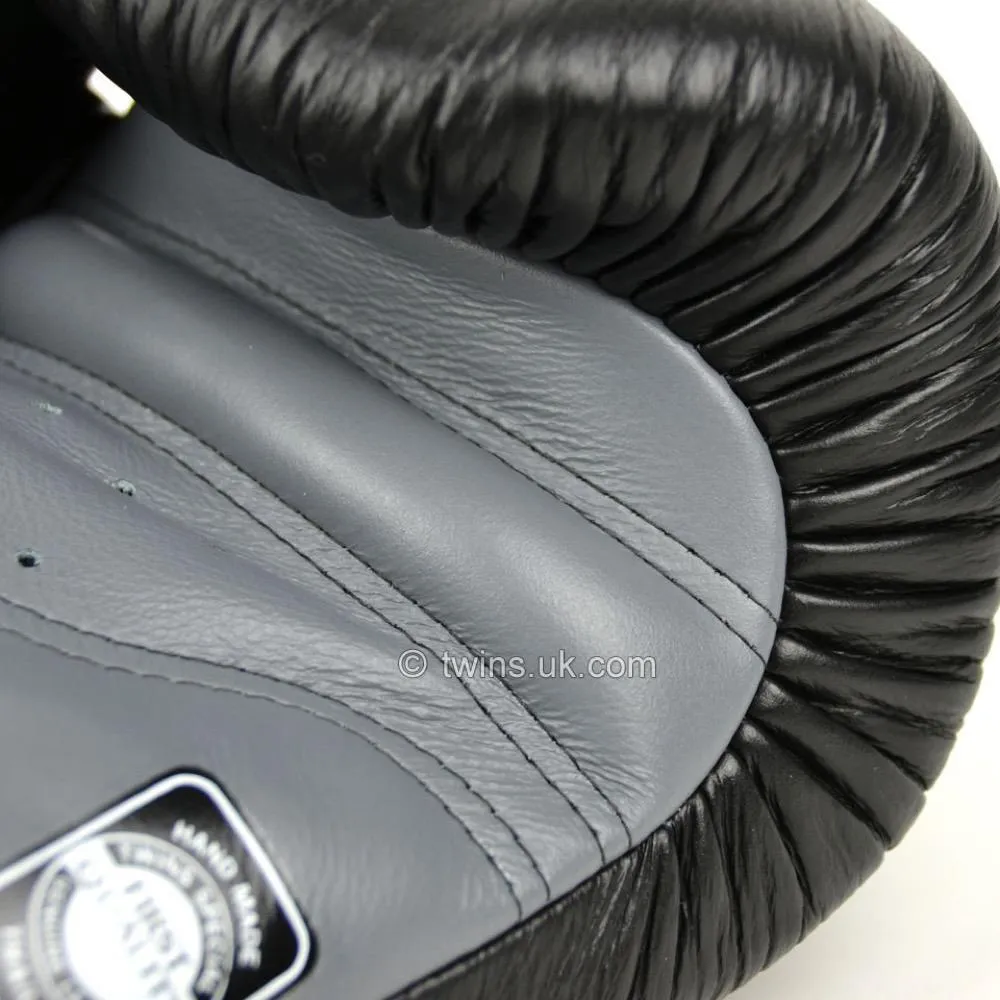 Twins Deluxe Sparring Gloves - Black